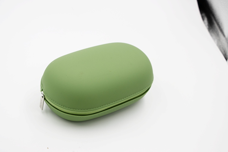 Single silicone bag product display